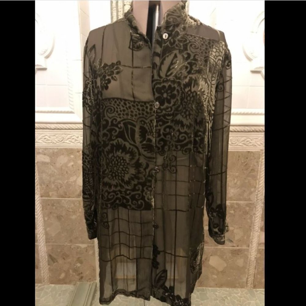 COLDWATER CREEK. Burnout Sheer. Size XL. Button Up Top. Long Sleeve. B12